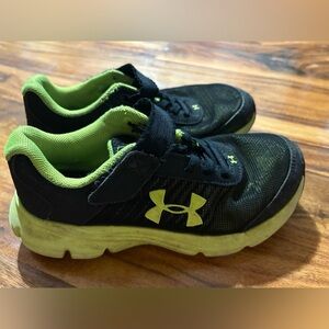 Under Armour Kids Black and Neon Green Sneakers